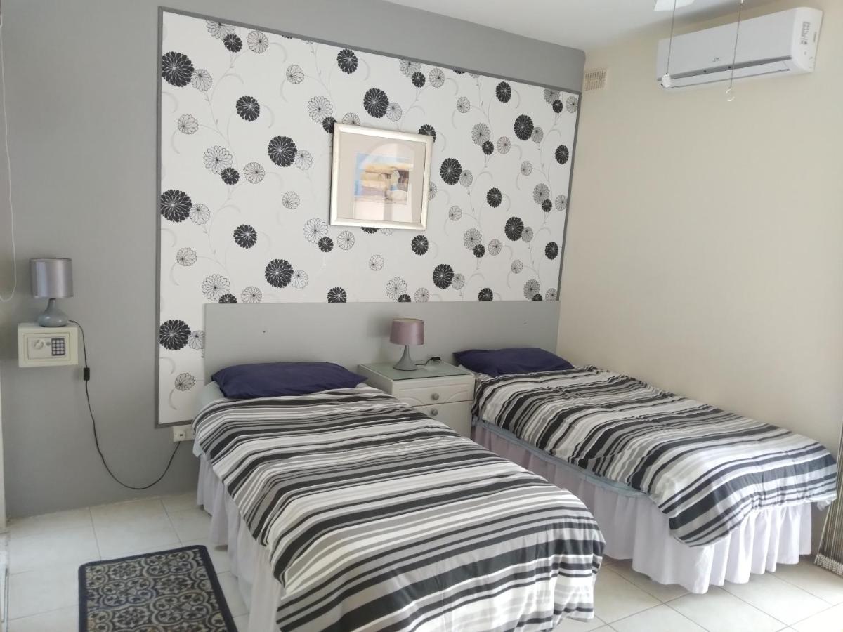 Seafront Akwador Hotel Marsaskala Exterior photo